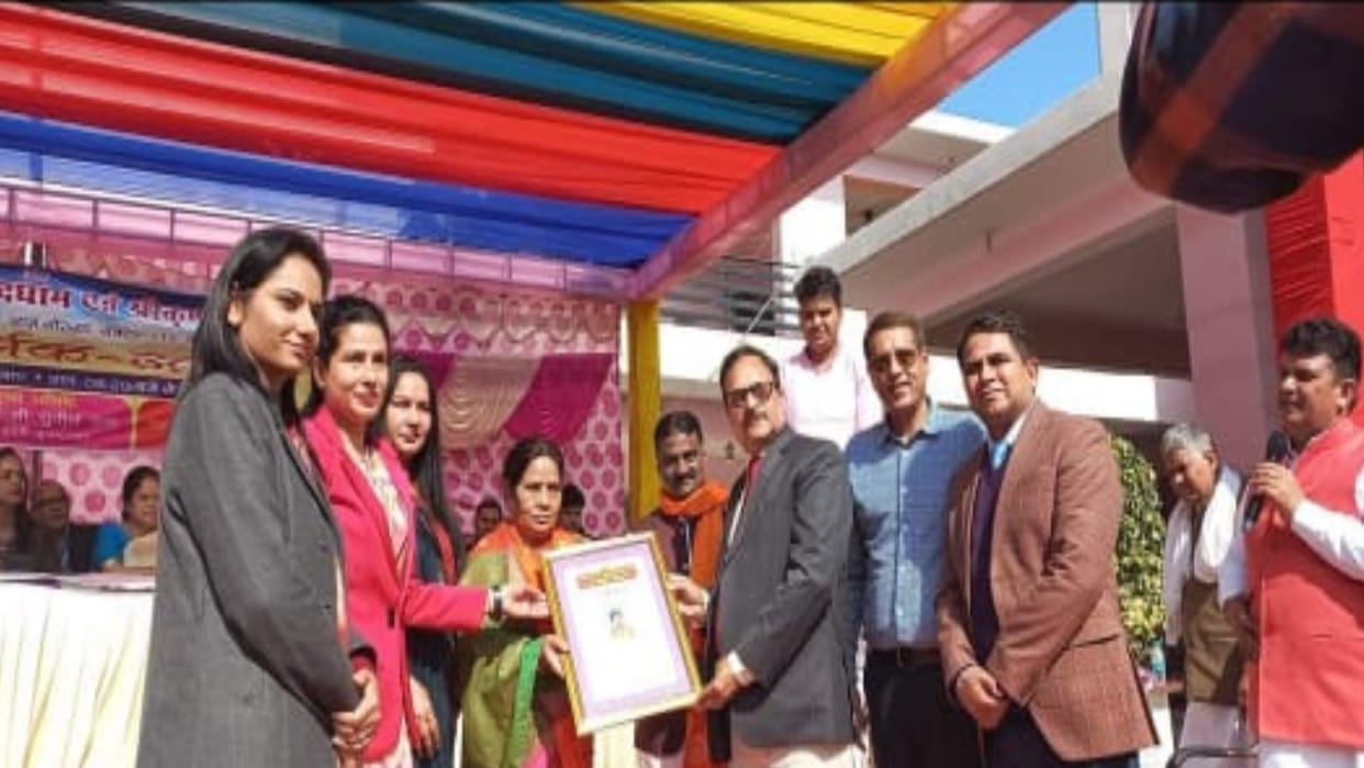Noida arsh kanya gurukul ved dham celebrates its annual function grandly
