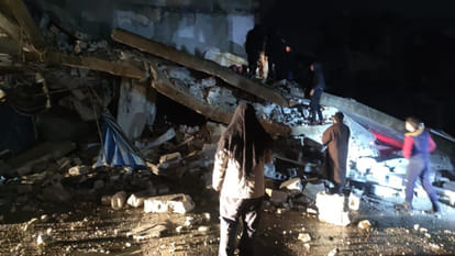 Turkey Earthquake of Magnitude 7.8 Shakes Central Region near Syria Border News in Hindi