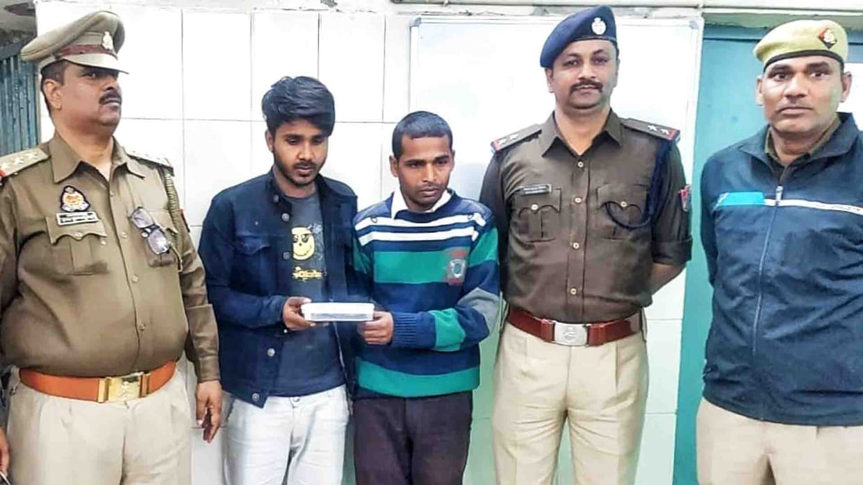 Kanpur: 2 coach attendant suspended for stealing purse of American citizen in train