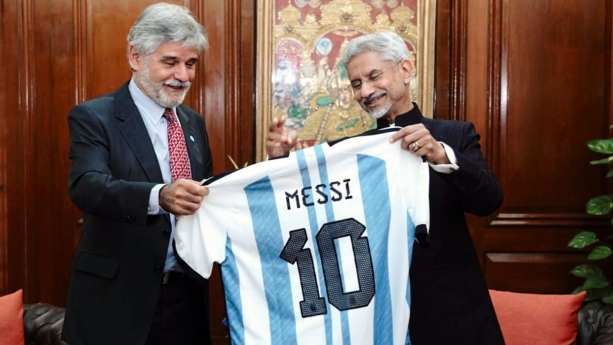 EAM s jaishankar meets argentina minister daniel filmus gets Lionel messi jersey in gift