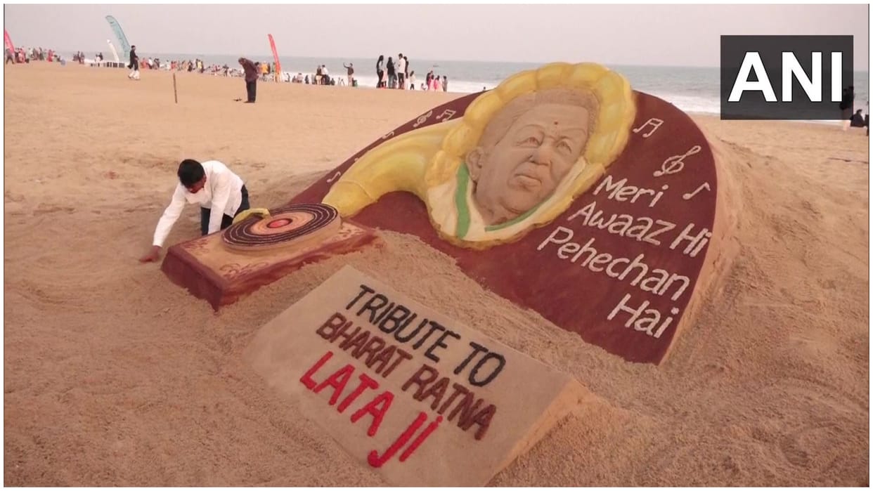 sand artist Sudarsan Pattnaik give Tribute to Bharat Ratna Lata Mangeshkar on first death anniversary