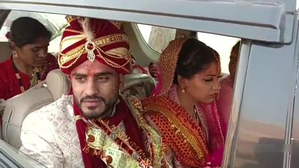 Haridwar News: Groom reaches college with bride to give LLB exam Just after his marriage