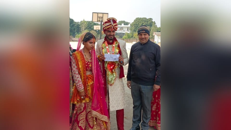Haridwar News: Groom reaches college with bride to give LLB exam Just after his marriage