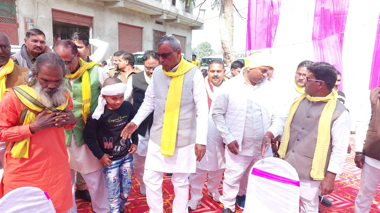 Om prakash Rajbhar Demand to boycott Swami Prasad Maurya on ramcharitmanas row