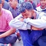 मोर्चरी के बाहर बैठे परिजन