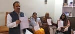 विंध्याचल धाम में समाजिक कार्यकर्ता प्रेस वार्ता करते  राजन पाठक ।