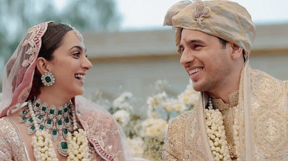 Sidharth Malhotra and Kiara Advani wedding photos shared by them see marriage pics goes viral on internet