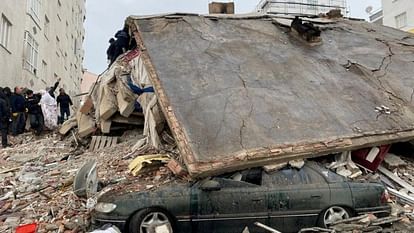 Turkey Earthquake: भीषण तबाही के बीच तुर्की में फिर महसूस किए गए भूकंप के झटके, तीव्रता 5.5 मापी गई turkey earthquake