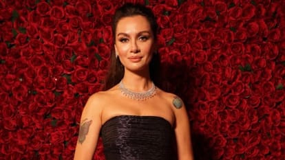 After Earthquake in turkey actress birce akalay asks for help for her country from world shares update