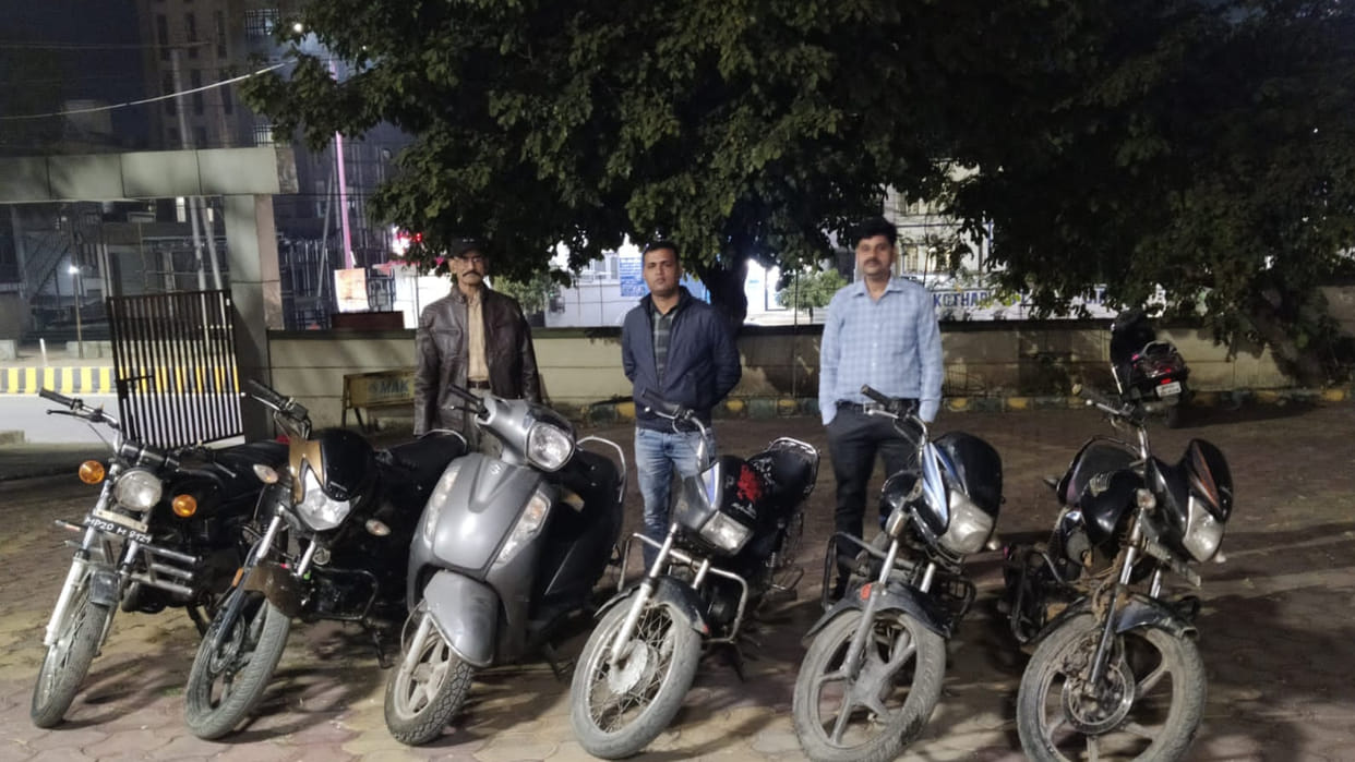 Eight bikes recovered from three vehicle thieves in Jabalpur, value of seized vehicles estimated at Rs 4 lakh