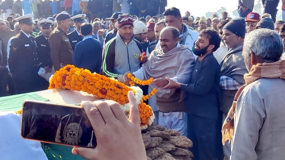 Naib Subedar Pramod Kumar cremated with full state honors in Jind