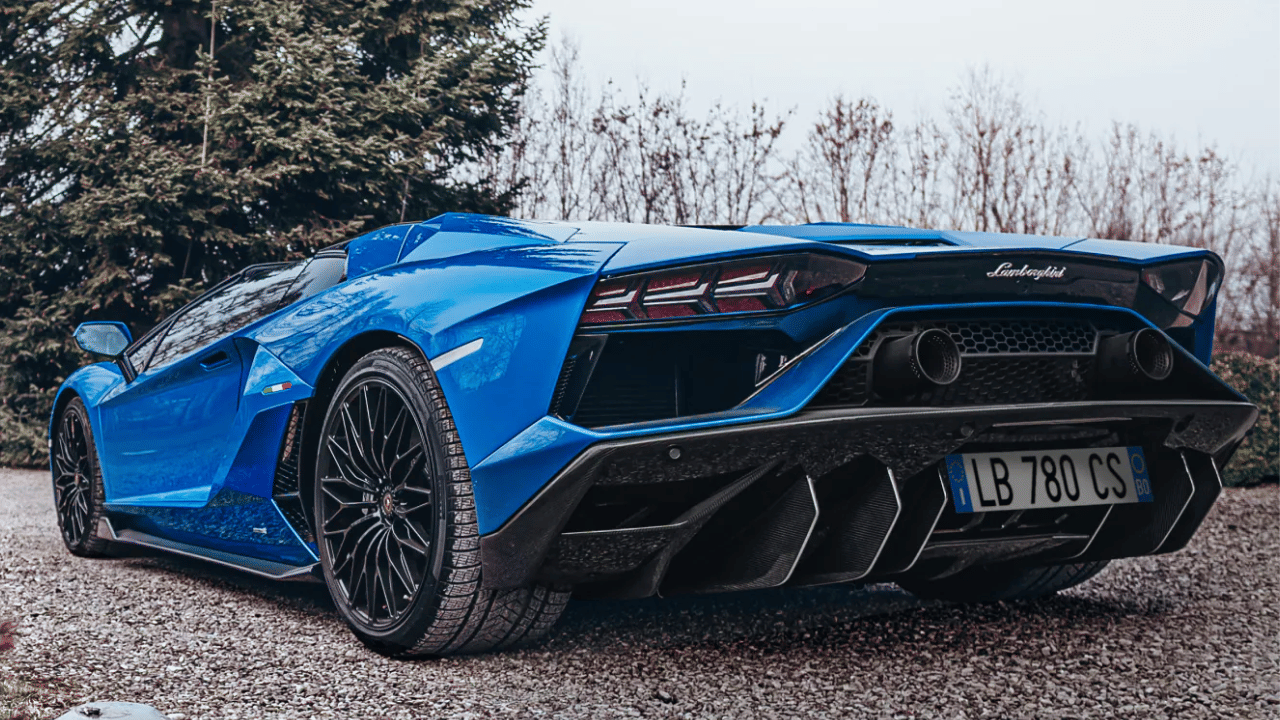 lamborghini will use V12 engine last time in one roadster and one coupe supercars