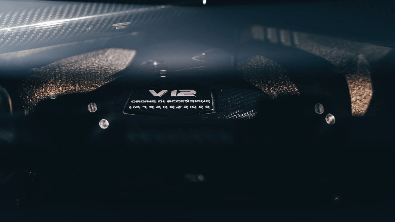 lamborghini will use V12 engine last time in one roadster and one coupe supercars