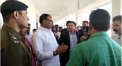 Deputy CM suddenly reached the school, the condition of the villagers was known