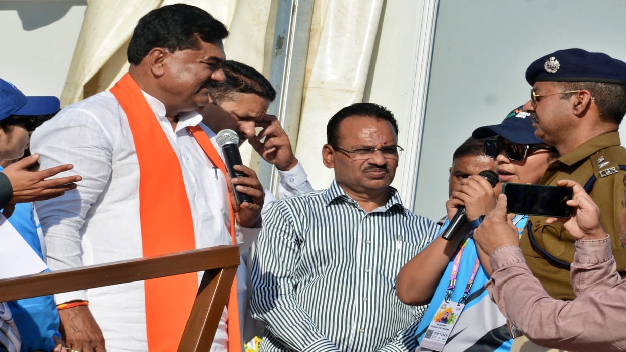 MP News Agriculture Minister Kamal Patel announces reward in honor of women players on Narmada coast