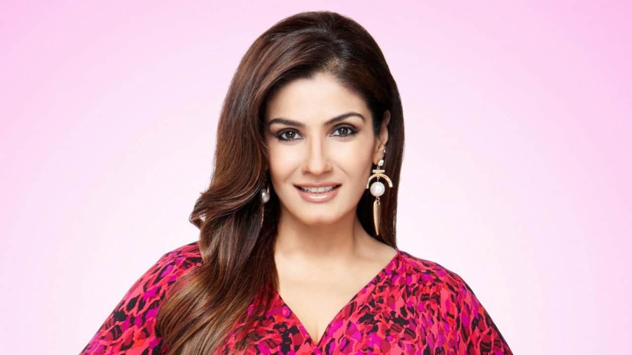 The Kapil Sharma Show Raveena Tandon talks why she had curly hair Andaz Apna Apna in Kapil show this weekend