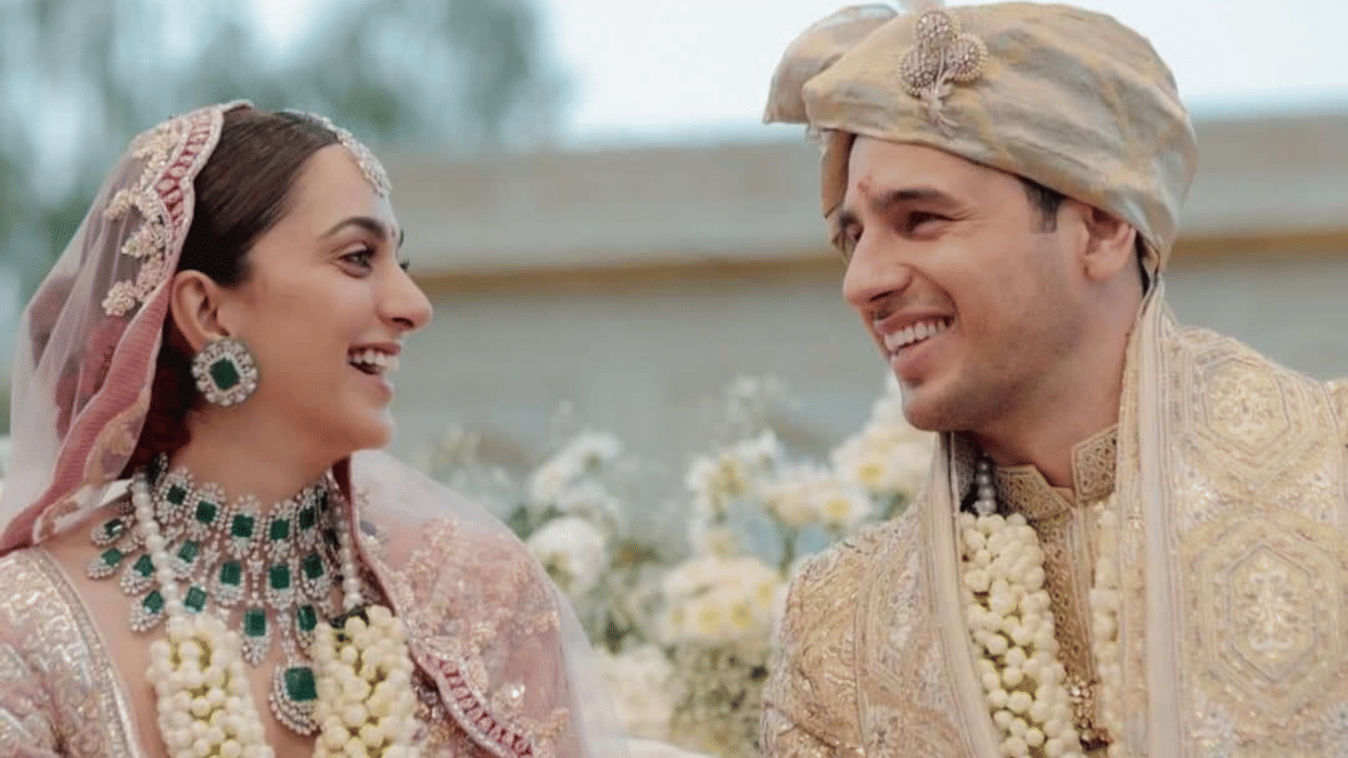 Sidharth malhotra changed DP of social media accounts after marriage with Kiara Advani posts wedding pictures