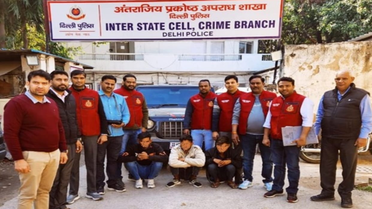 Delhi gang extorting in name of obscene video arrested dupes more than 1 crore from itbp retire officer