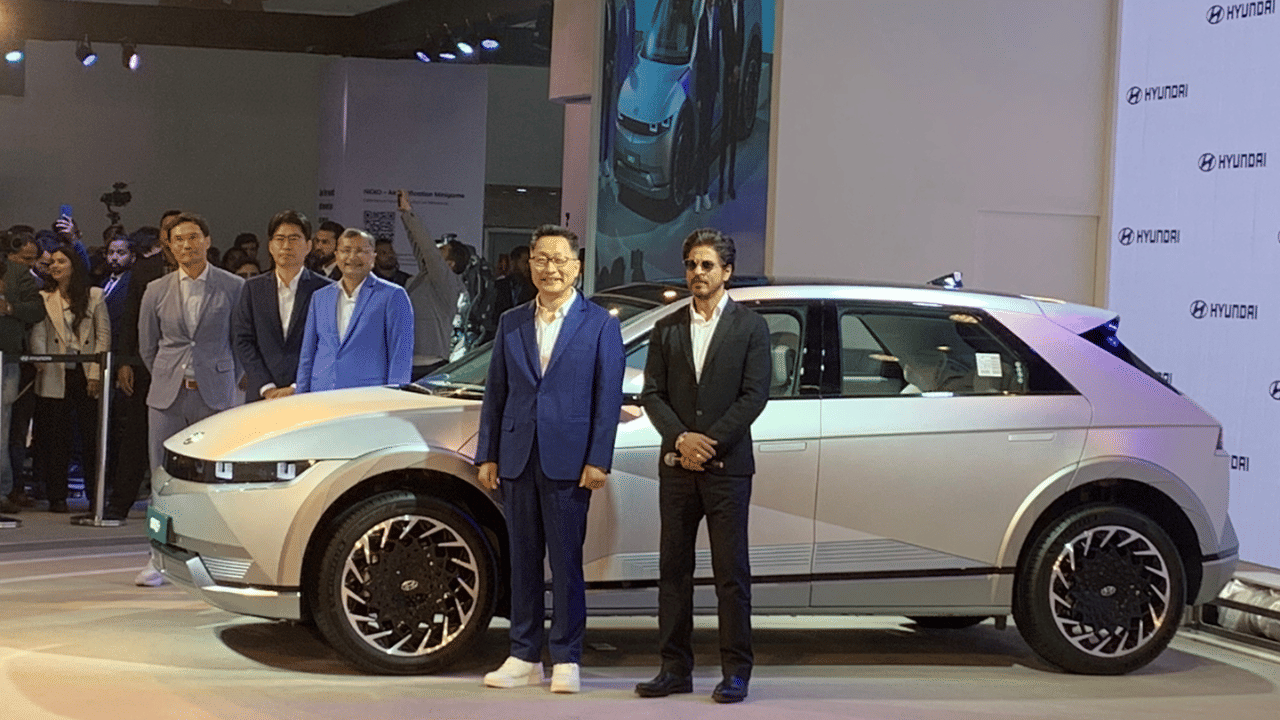 Top Bollywood Celebrities Who Own electric vehicles Know Details