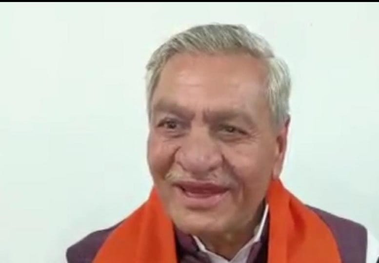 UP minister Laxmi Narayan called Swami Prasad Maurya a drain worm