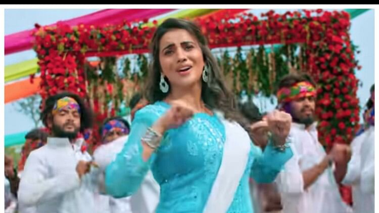 Akshara Singh:गर्दा उड़ा रहा अक्षरा सिंह का होली सॉन्ग 'जीजा दूर से गोड़ लागी', वीडियो हुआ वायरल - Akshara Singh: Bhojpuri Actress Holi Song Jija Dure Se God Lagi Goes Viral On