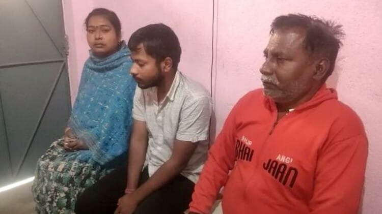 Bihar Crime:नाली विवाद को लेकर दबंगों ने की फायरिंग, डर के साए में जी रहा  परिवार - Bihar Crime Dabangs Firing In Nalanda Over Drain Dispute - Amar  Ujala Hindi News Live