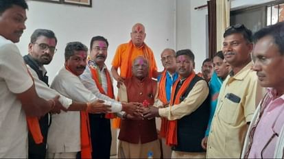 सेवानिवृत्त थाना प्रभारी ने ली भाजपा की सदस्यता।