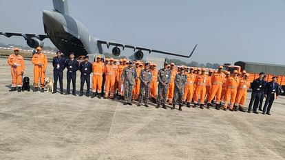 Turkey Earthquake: तुर्किये में आए विनाशकारी भूकंप में राहत एवं बचाव कार्य के लिए NDRF वाराणसी की टीम रवाना इस विशेष दल का नेतृत्व अभिषेक कुमार राय डिप्टी कमाडेंट कर रहे हैं।
