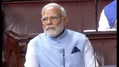 PM Modi wearing a Special jacket made from spoiled plastic bottles, know its specialty