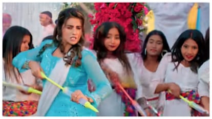 Akshara Singh: Bhojpuri Actress Holi Song Jija Dure Se God Lagi Goes Viral On Social Media