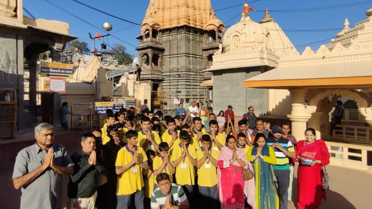 Mentally challenged children were pleased to see Baba Mahakaleshwar, toured Mahakal Lok by cart