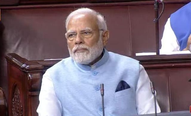 PM Modi wearing a Special jacket made from spoiled plastic bottles, know its specialty