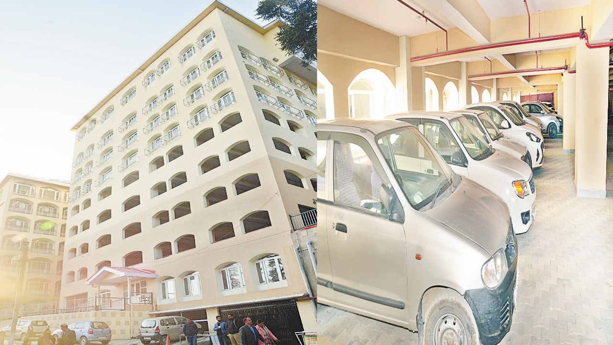Government open parking in secretariat beside NGT ban, Supreme Court is hearing