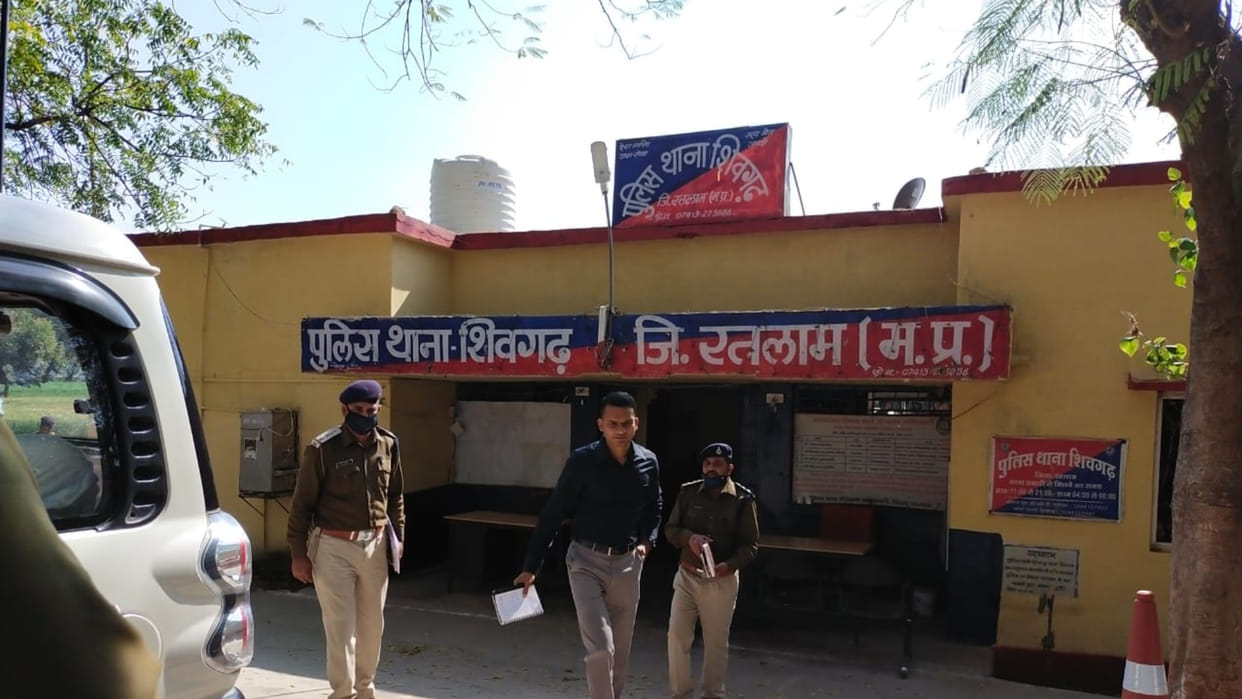 One killed, four injured in Ratlam's tribal zone Shivgarh in a dispute over comments on social media