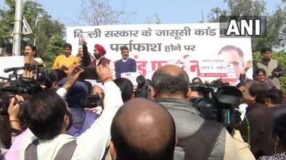 Delhi Snoopgate case: BJP workers and leaders hold a protest against CM Arvind Kejriwal