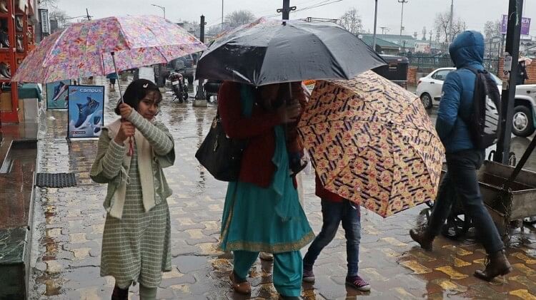 jammu kashmir weather Day started in Jammu with light rain cloudy sky