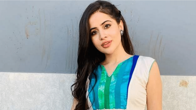 Uorfi Javed:ओहो...यह कैसी मुसीबत आई उर्फी पर! सामान लेकर रफूचक्कर हुआ उबर ड्राइवर - Uorfi Javed Uber Cab Driver Run Away With Her Luggage In Delhi She Lashes Out For Women Safety -