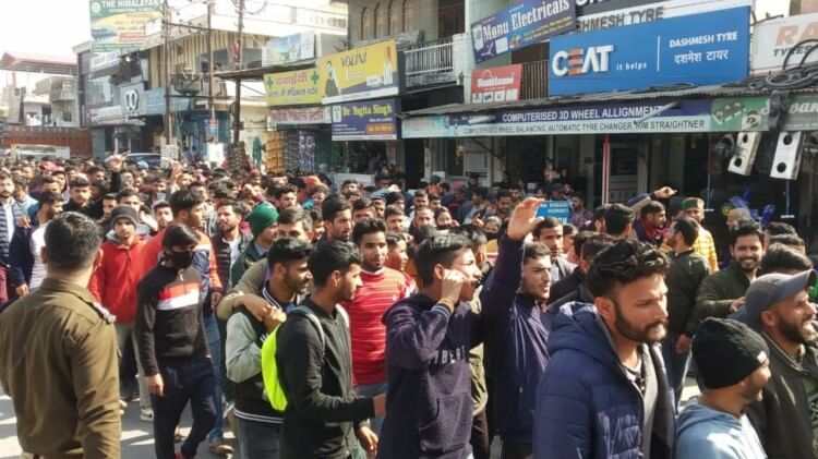 भर्ती धांधली के विरोध में प्रदेशभर में युवाओं का प्रदर्शन