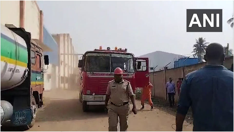 Andhra Pradesh: Workers death after inhaling gas while cleaning tankers News and updates
