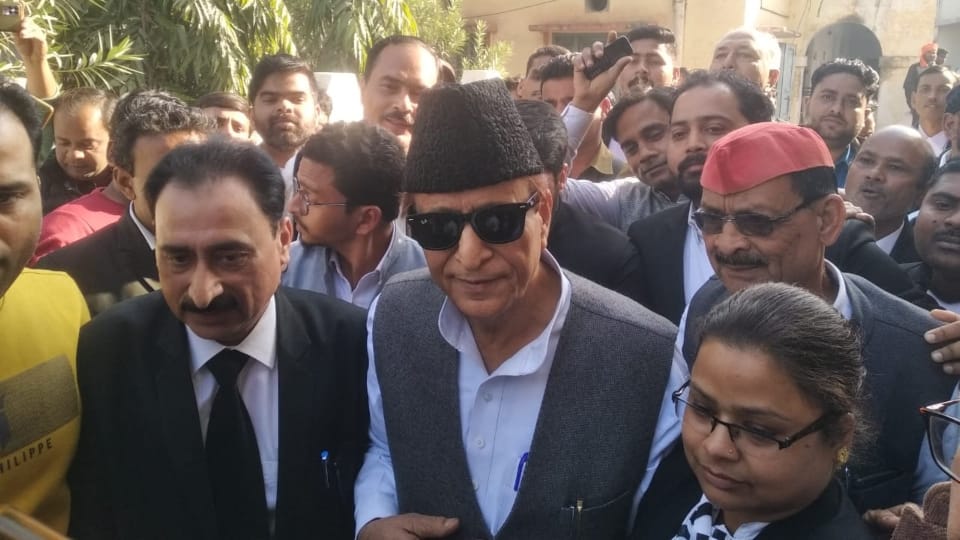 Income tax raid at Azam Khan's house, Azam said I am a poor man