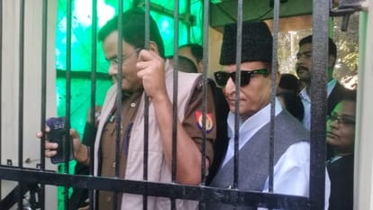 Azam Khan appeared in CJM court Shahjahanpur to testify in the 28 year-old case