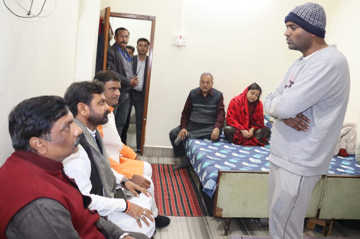 Usury bearing stigma for society Minister daya shankar mishra Dayalu consoled relatives of arms dealer