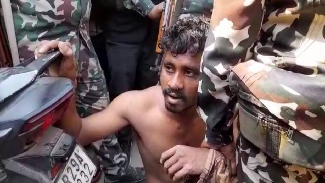 Bihar Lawyers beat up bike thief in Siwan court premises