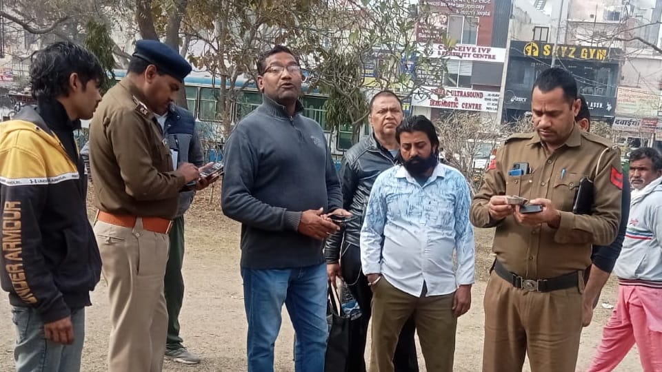 Sirsa: Money and mobile removed from pocket of dead body lying in park