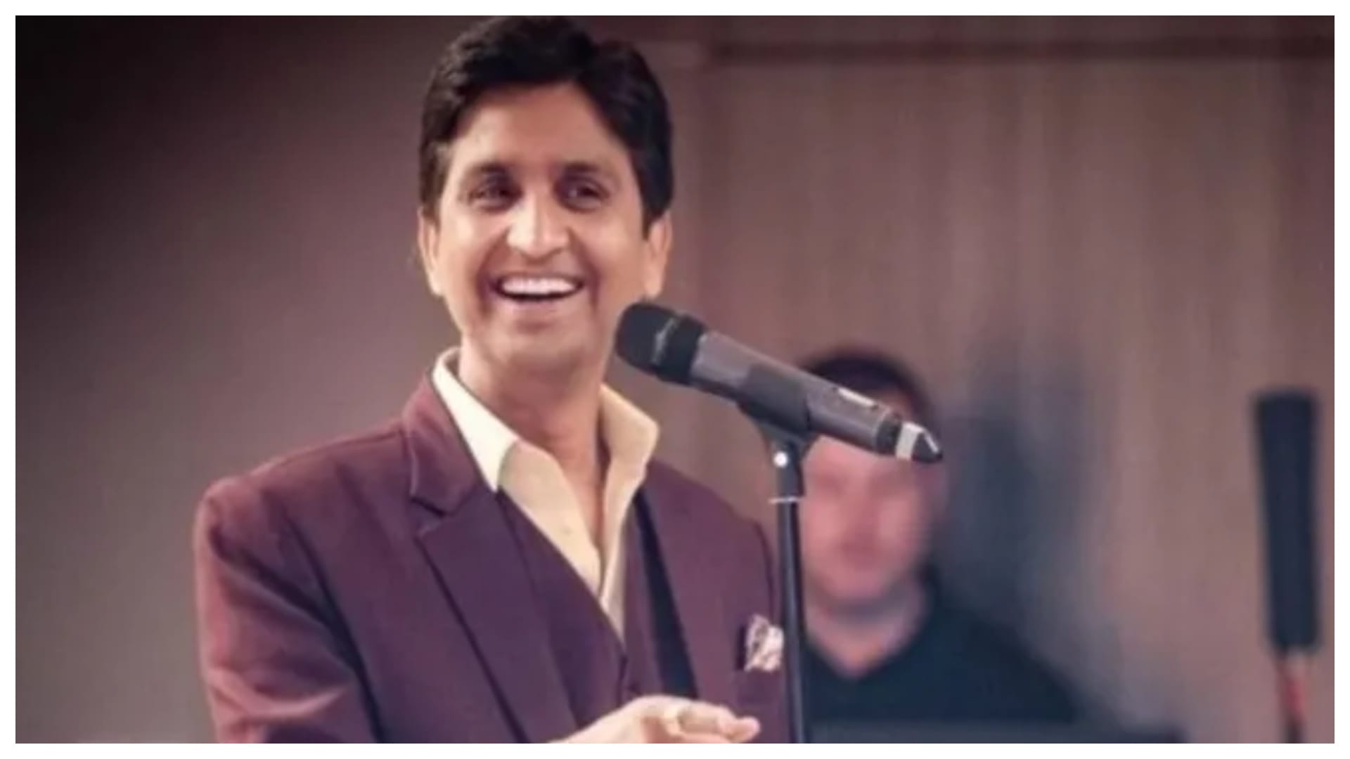 Kumar Vishwas Birthday: Know About popular poets career struggle and Life Story
