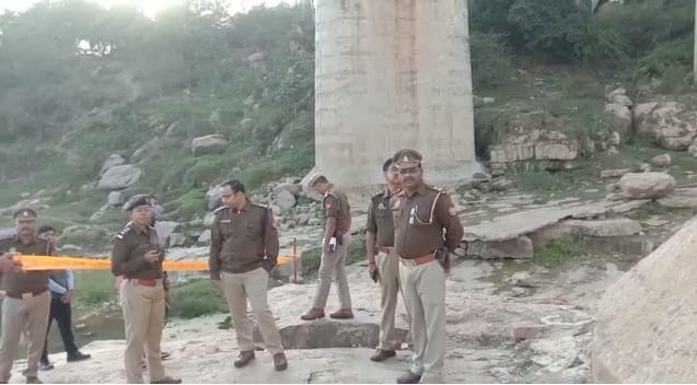 Youth commits suicide in Banda, Postmortem done with panel of doctors and videography