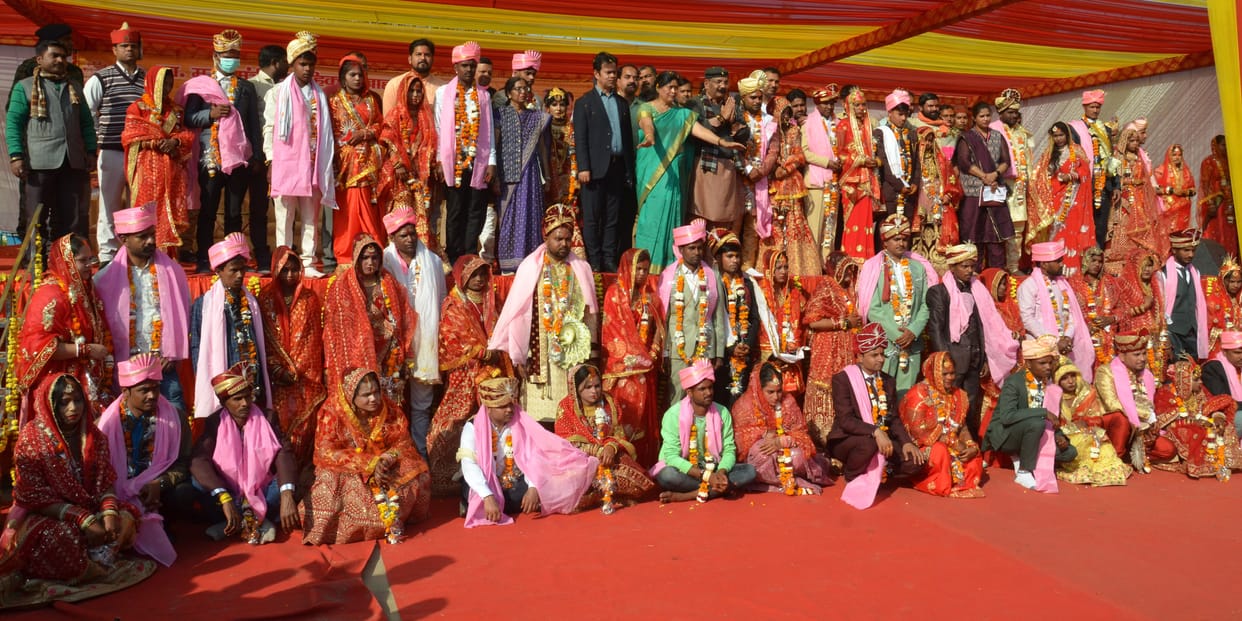 Two Shocking Cases in Kanpur samuhik vivah, in one the groom was refused, in the other the bride kept waiting
