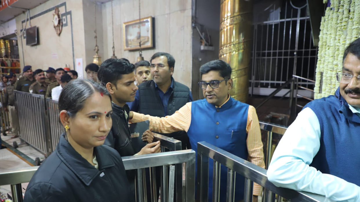 Officials took stock of the preparations for Mahashivaratri festival, saw the darshan-exit route