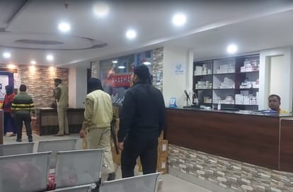 Bihar: Robbery at the gate of Energy Park in posh AG Colony of Patna, three criminals left open firing