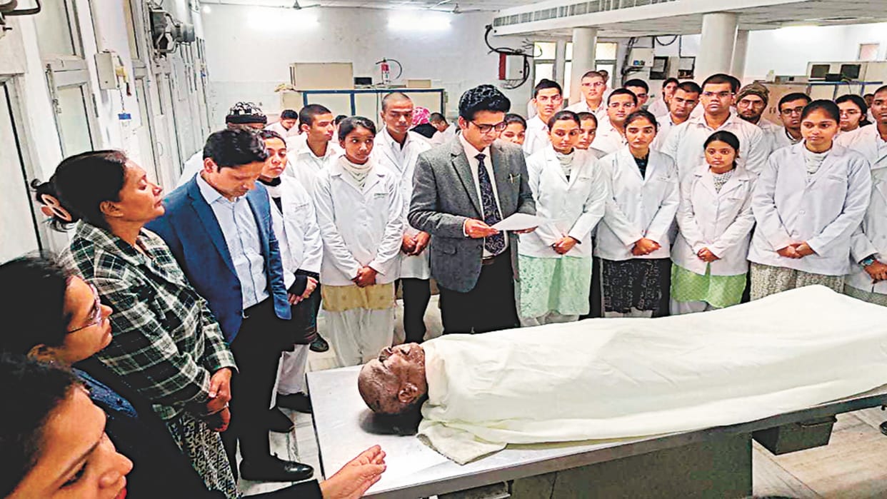 Dehdaan Mahadan: Medical students are learning how to save lives